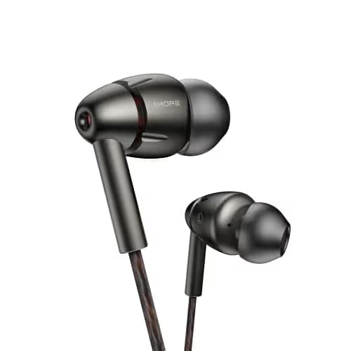 1MORE Quad Driver In-Ear Closed Headphones With Microphone image
